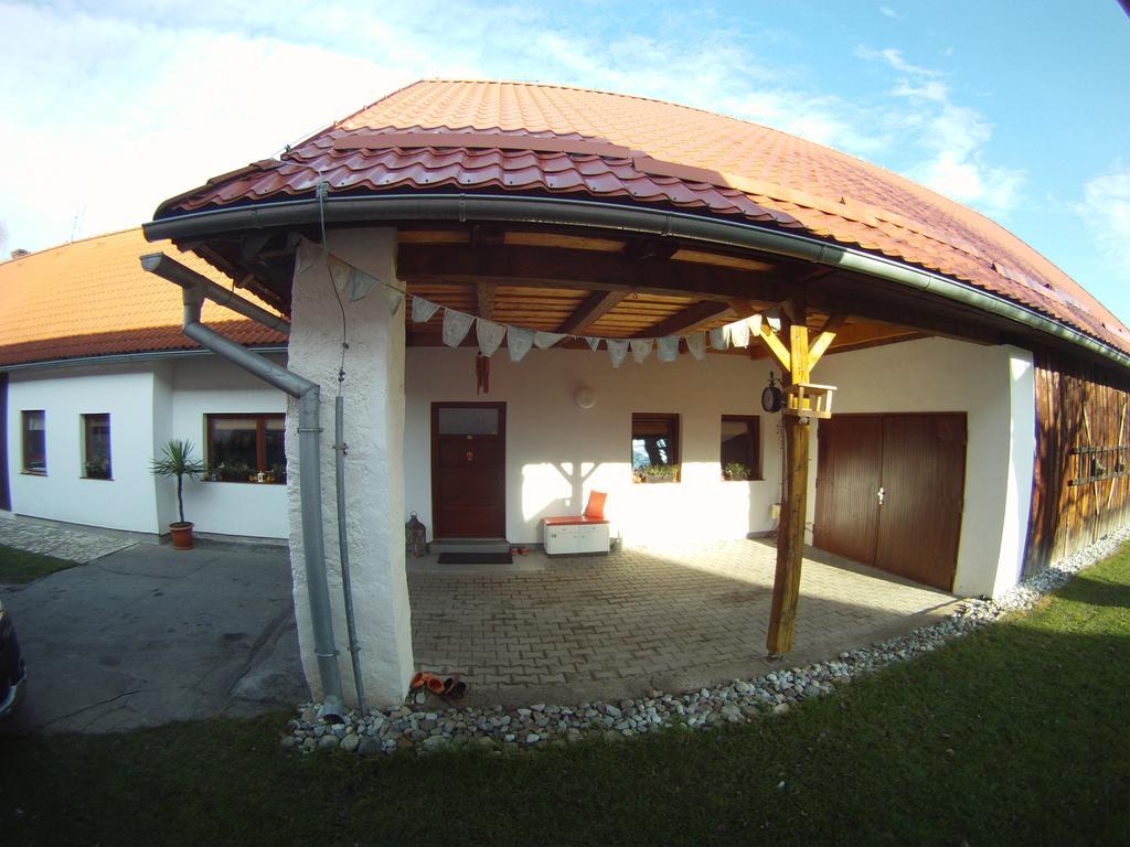 Vidiecky Apartman Kubo Pavcina Lehota  Exterior photo