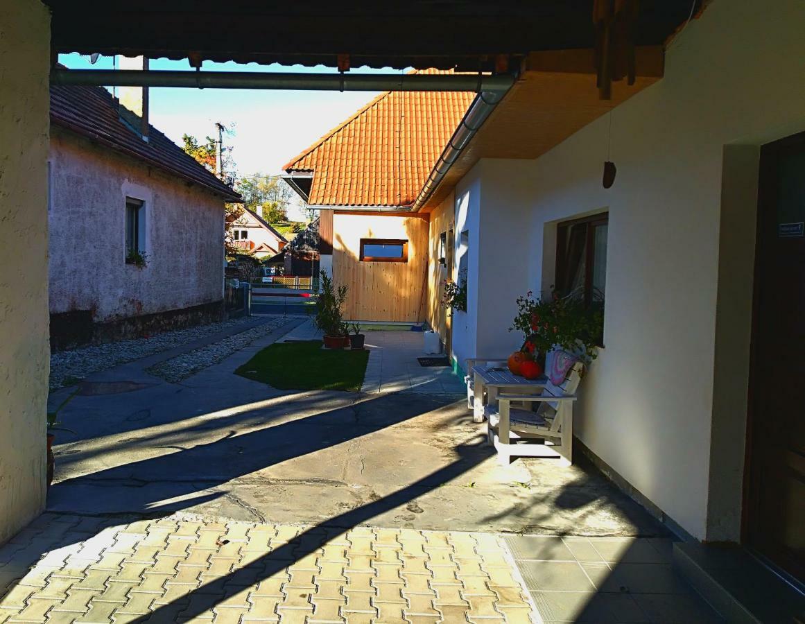 Vidiecky Apartman Kubo Pavcina Lehota  Exterior photo