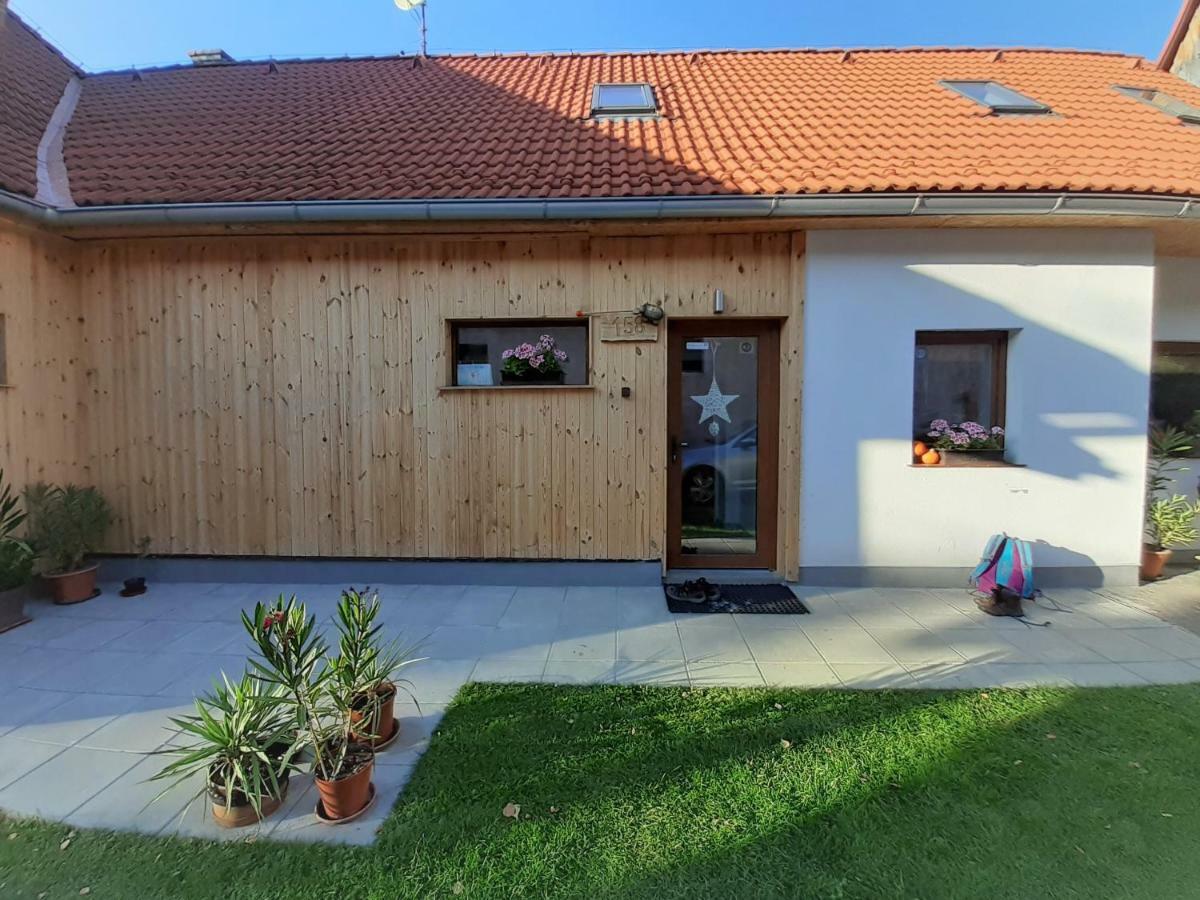 Vidiecky Apartman Kubo Pavcina Lehota  Exterior photo